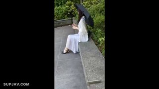 气质超棒大奶美女！难得双人操逼秀！隔着衣服揉捏奶子，表情很是淫骚，吸屌舔蛋，扶腰后入操